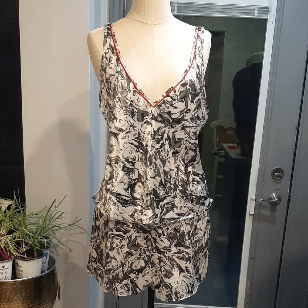 Black and White Graphic Marlilyn Monroe Short Set